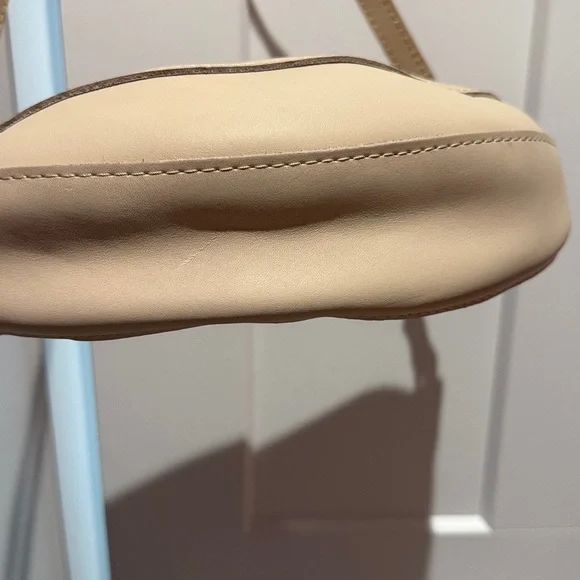 Portland Leather, Koala Sling Bag, Medium, Bon - Picture 4 of 8